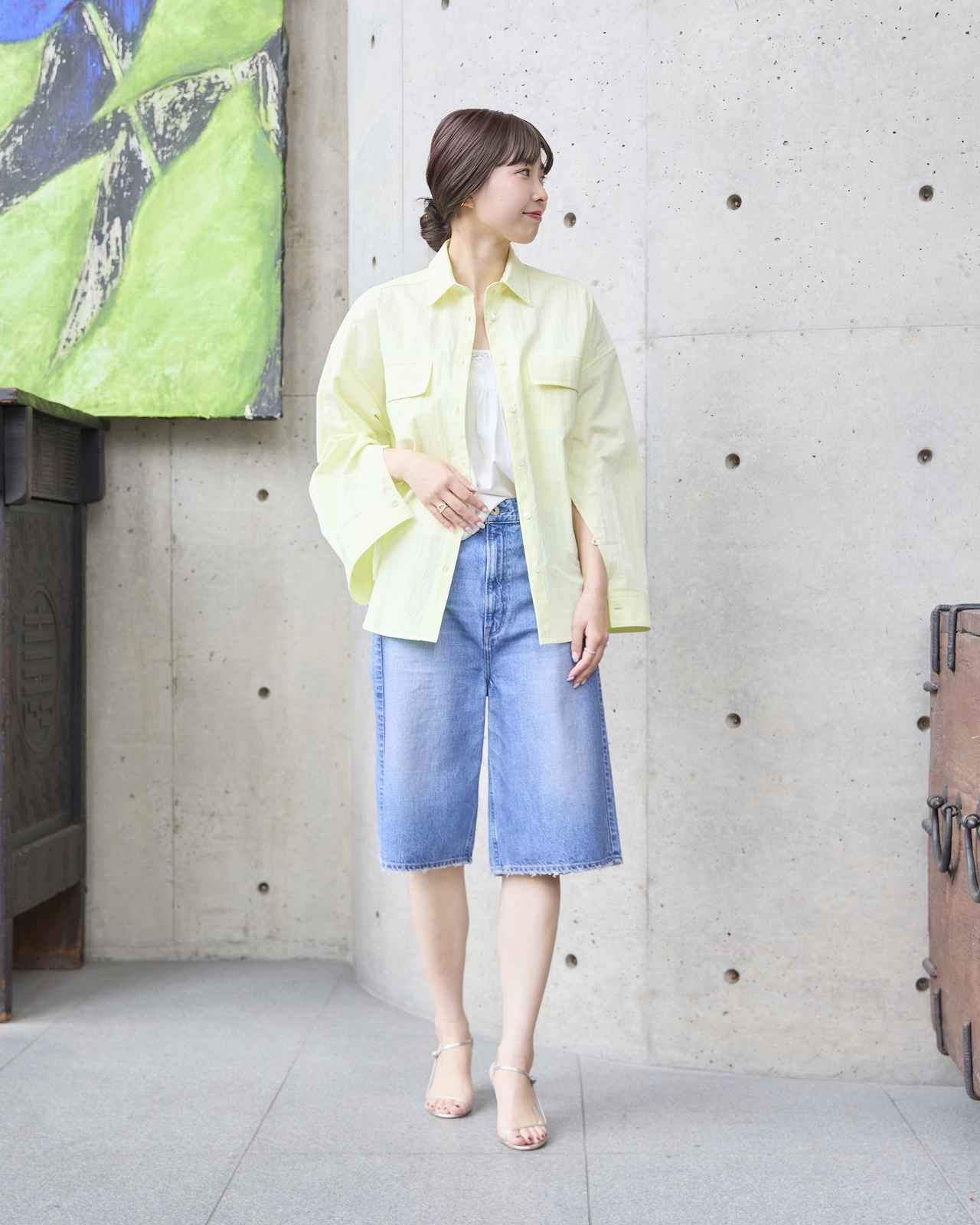 画像: シャツ￥28,600・”アッパーハイツ"のデニム￥25,300（マルティニーク） store.melrose.co.jp