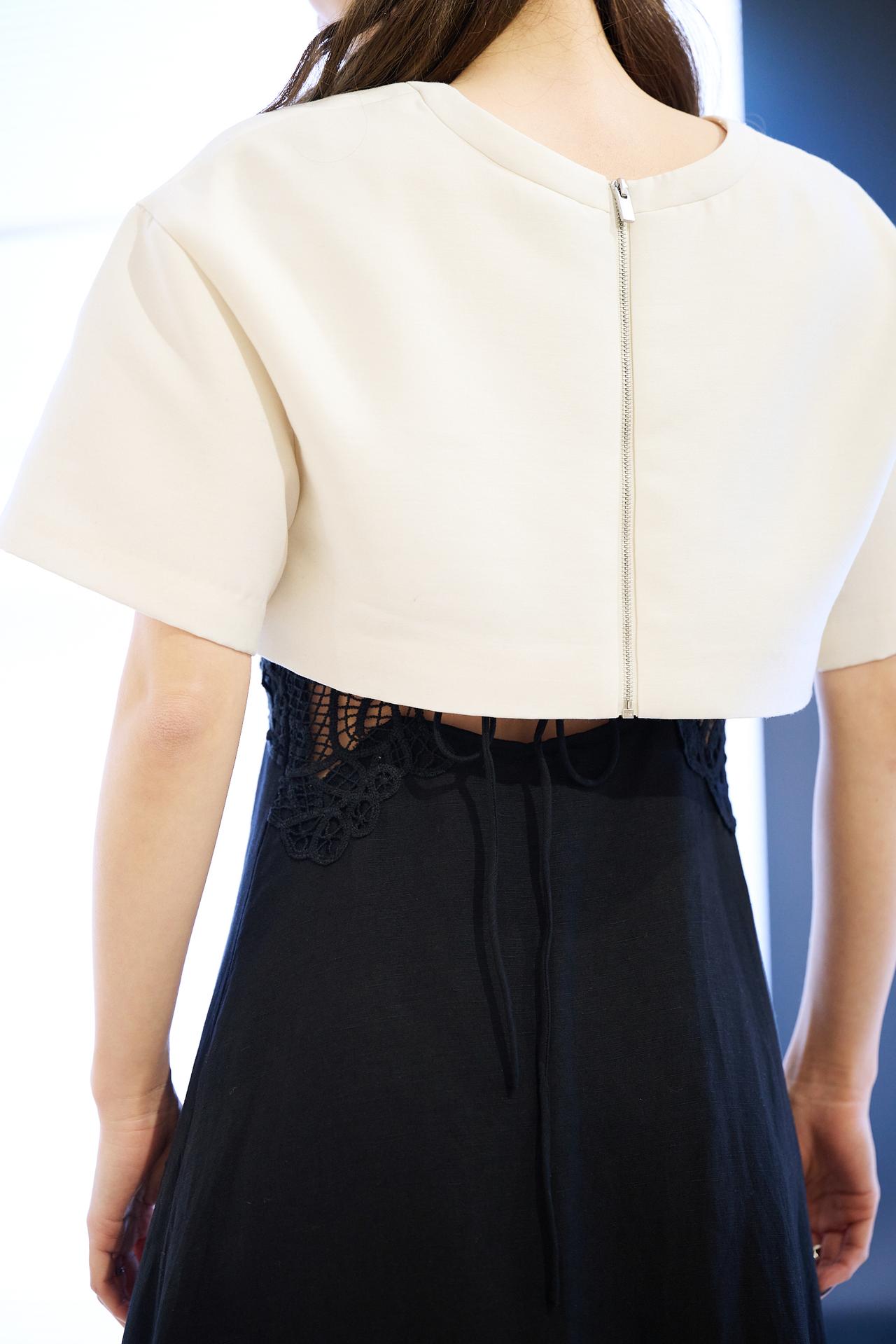 画像: 【H&M EDITION】クロップドトップス¥5,499、中に着たキャミソールドレス¥12,999 www2.hm.com