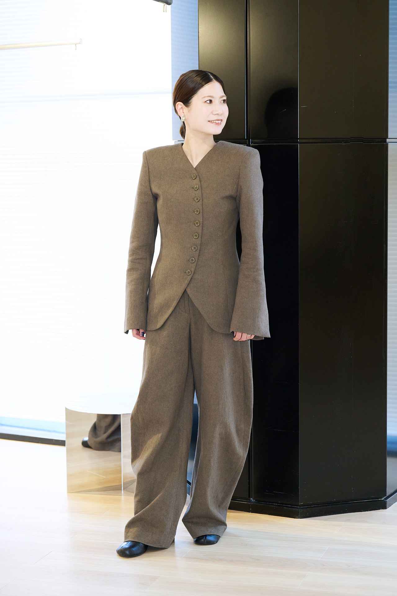 画像: 【H&M EDITION】ジャケット¥9,999、パンツ¥12,999 www2.hm.com