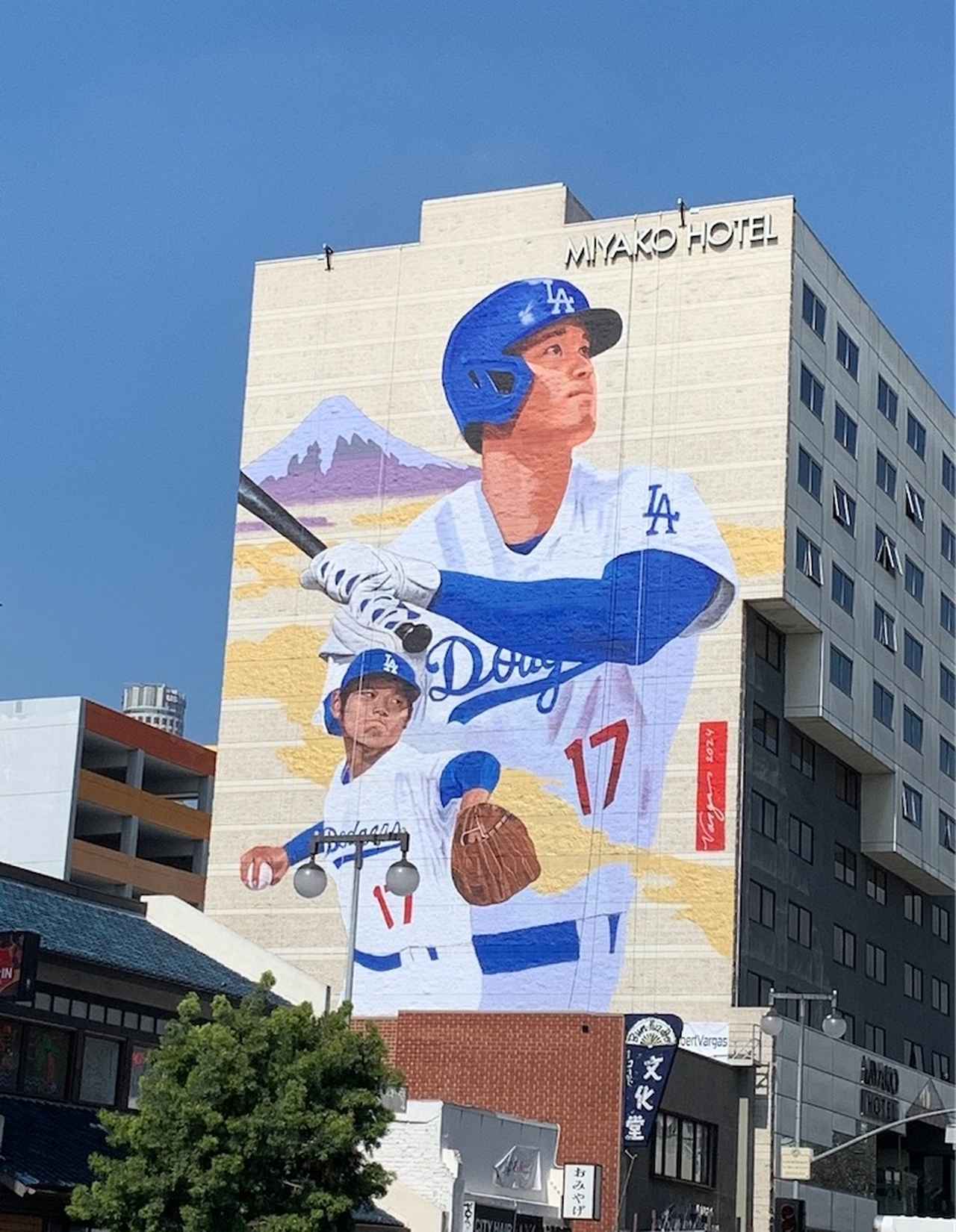 画像: ロサンゼルス「ミヤコホテル」高さ約45メートルの大谷翔平の壁画