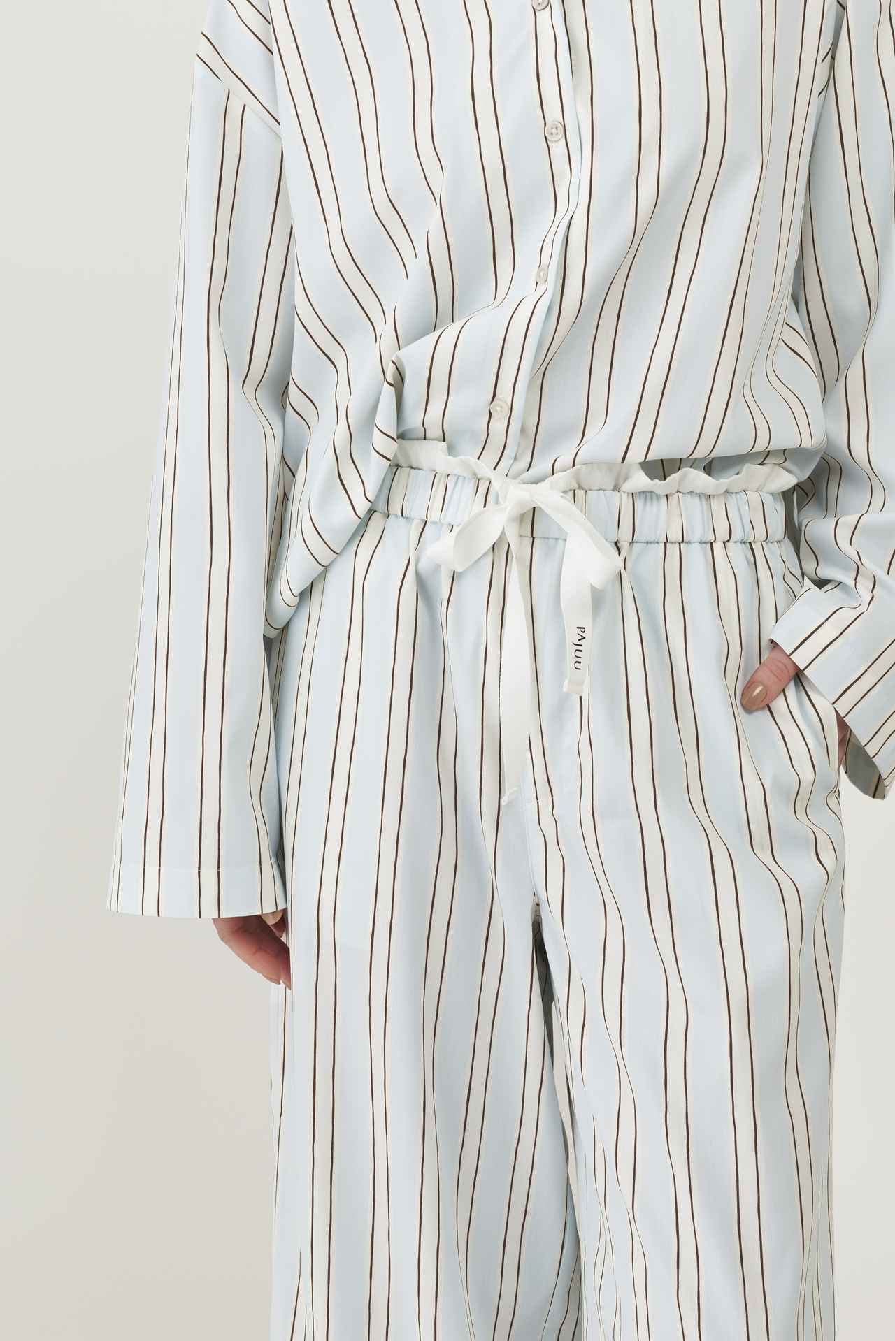 画像: 【PAJUU】ロングシャツ¥15,400、ロングパンツ¥15,400 pajuu.com