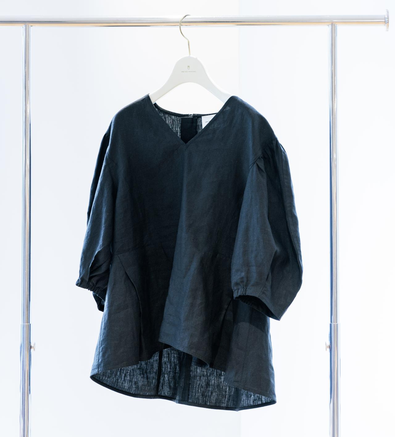 画像: リネンフレアパフスリーブブラウス￥20,900（ユナイテッドアローズ） store.united-arrows.co.jp