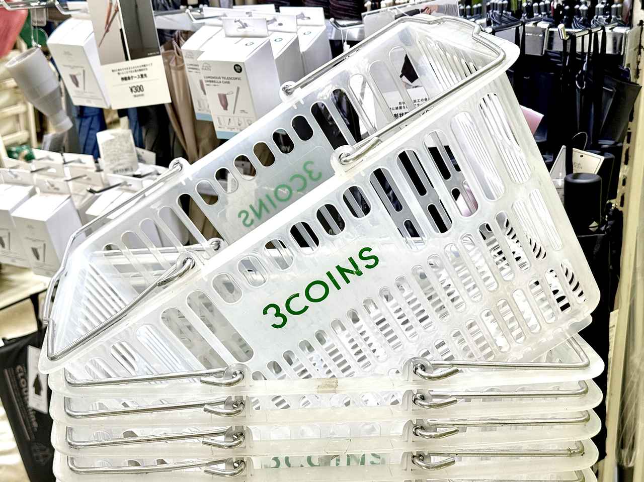 3COINS】で見つけた！ 雨の日を快適にする「便利グッズ」6選 (1/3 