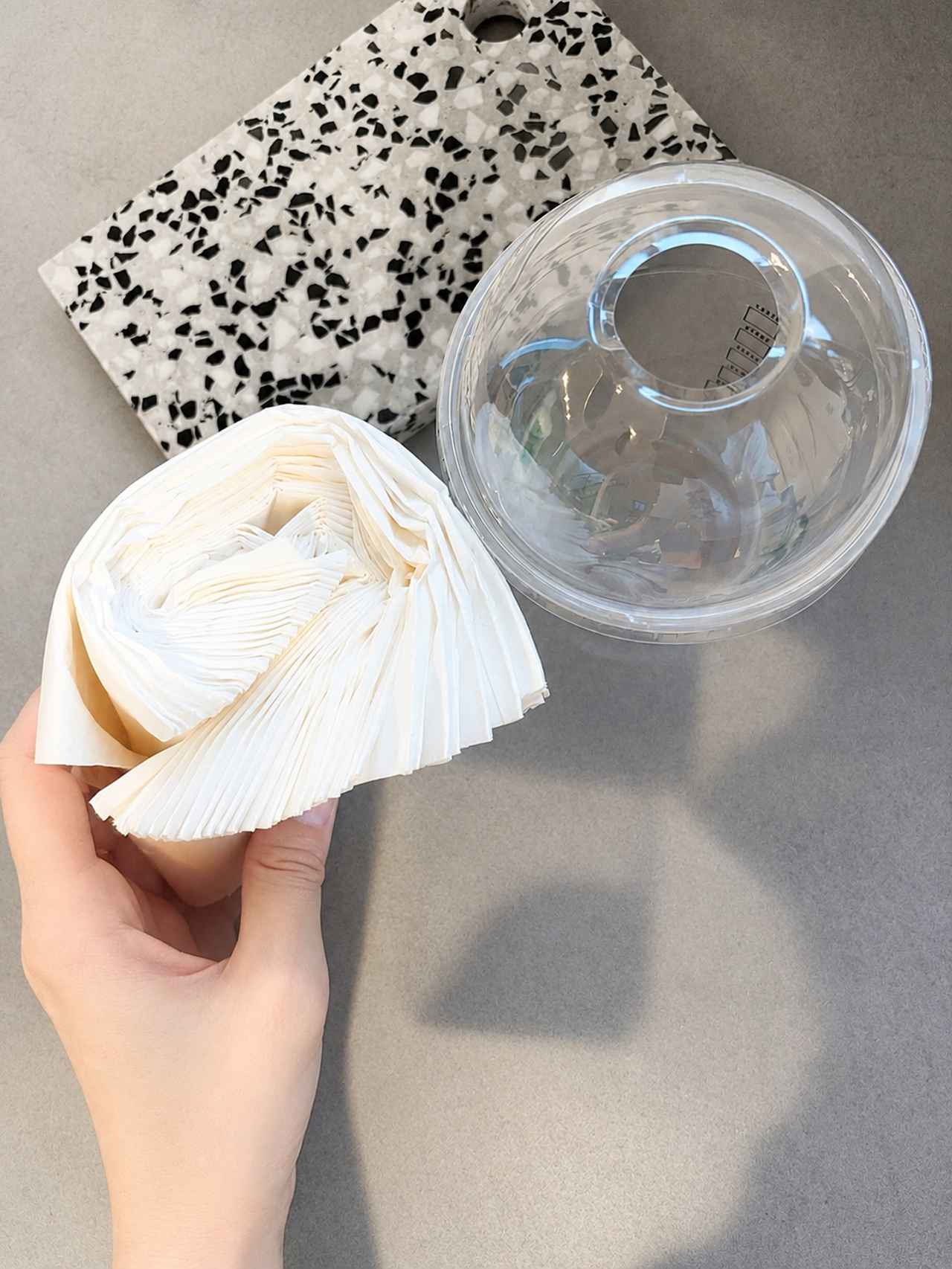 画像1: コンパクトなティッシュケースに変身