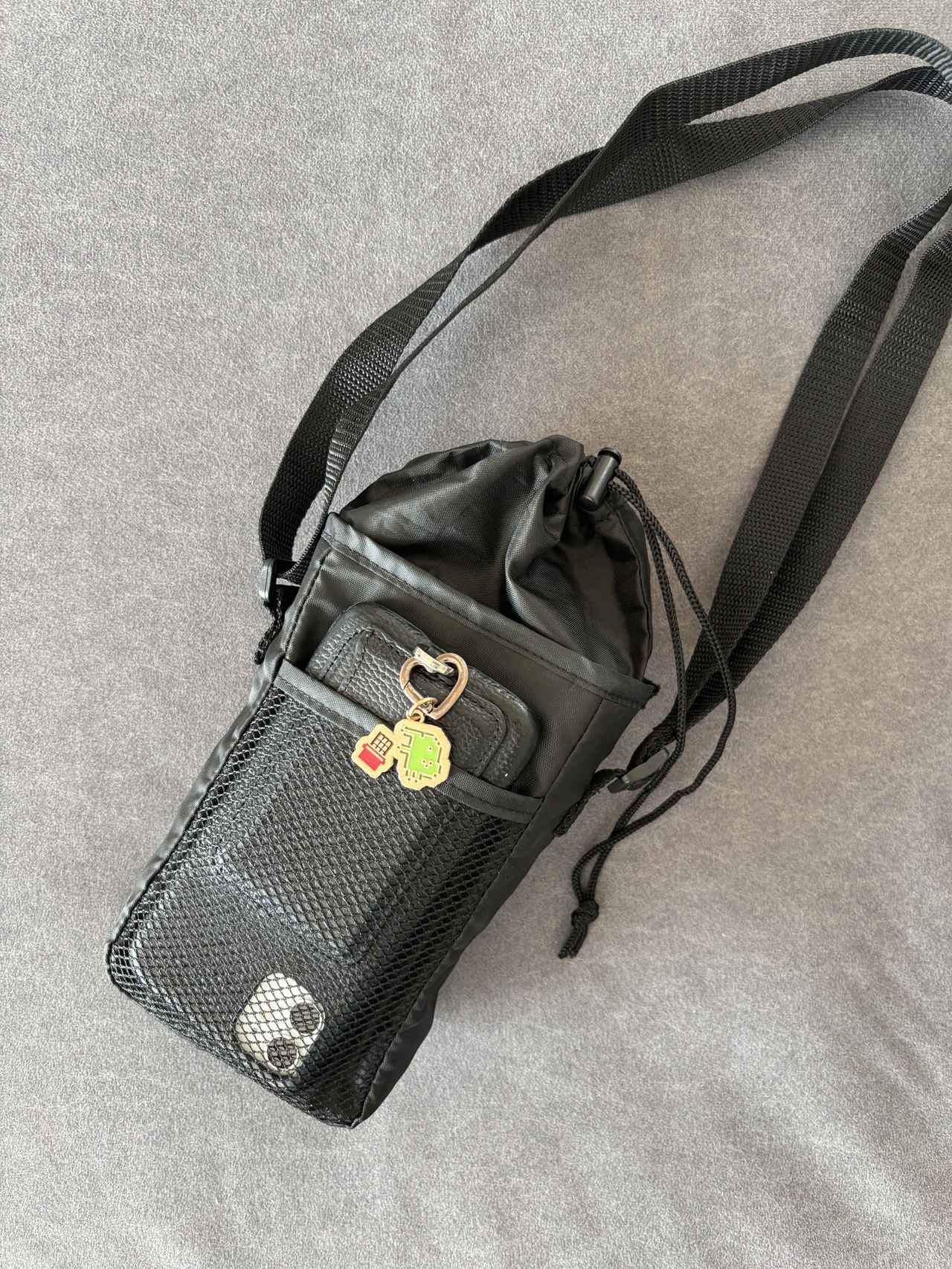 画像3: 実際にペットボトルやスマホを入れてみた！