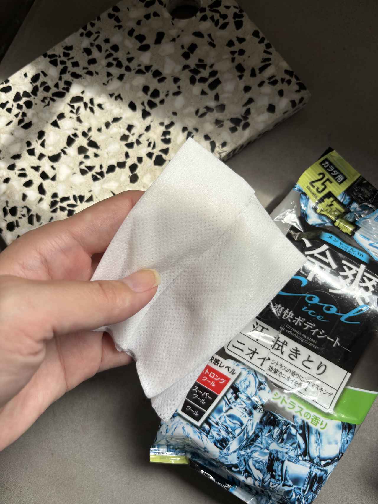 画像2: ③ 冷感ボディシートを試してみた！