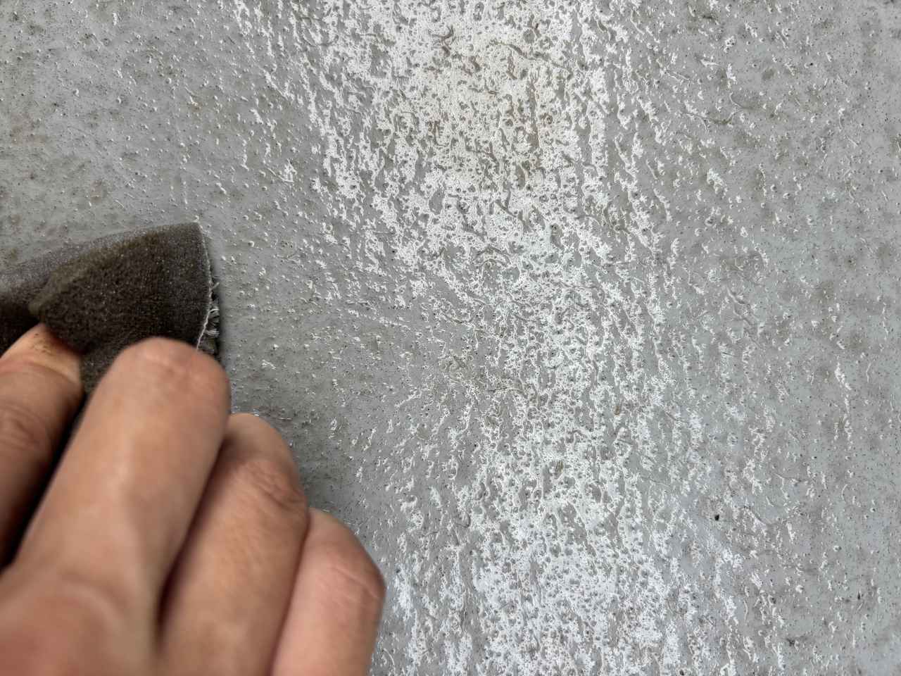 画像3: ベランダの黒ずみ汚れを掃除してみた！