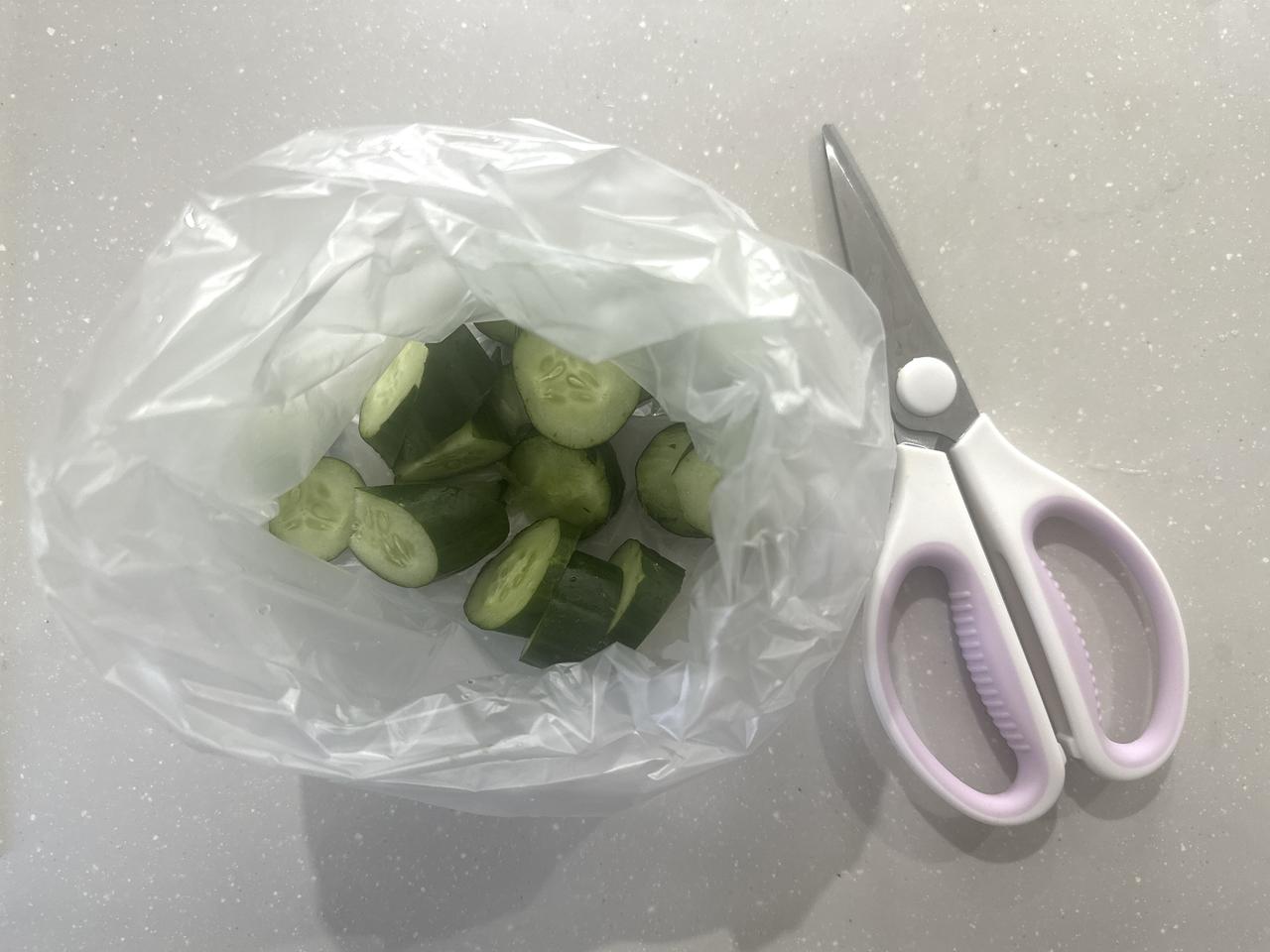画像: 包丁は使わない！ 大胆クッキング