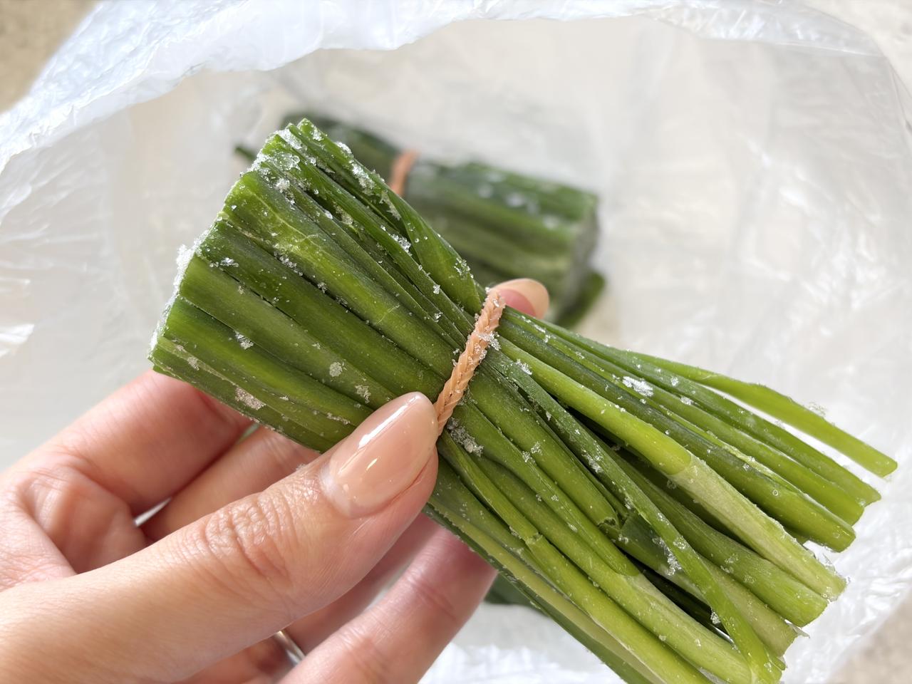 画像1: 料理に使いやすい冷凍ニラ