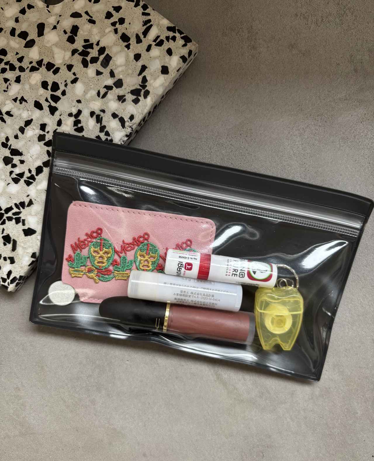 画像: 【画像②】バッグの中で散らばりやすいコスメ収納に