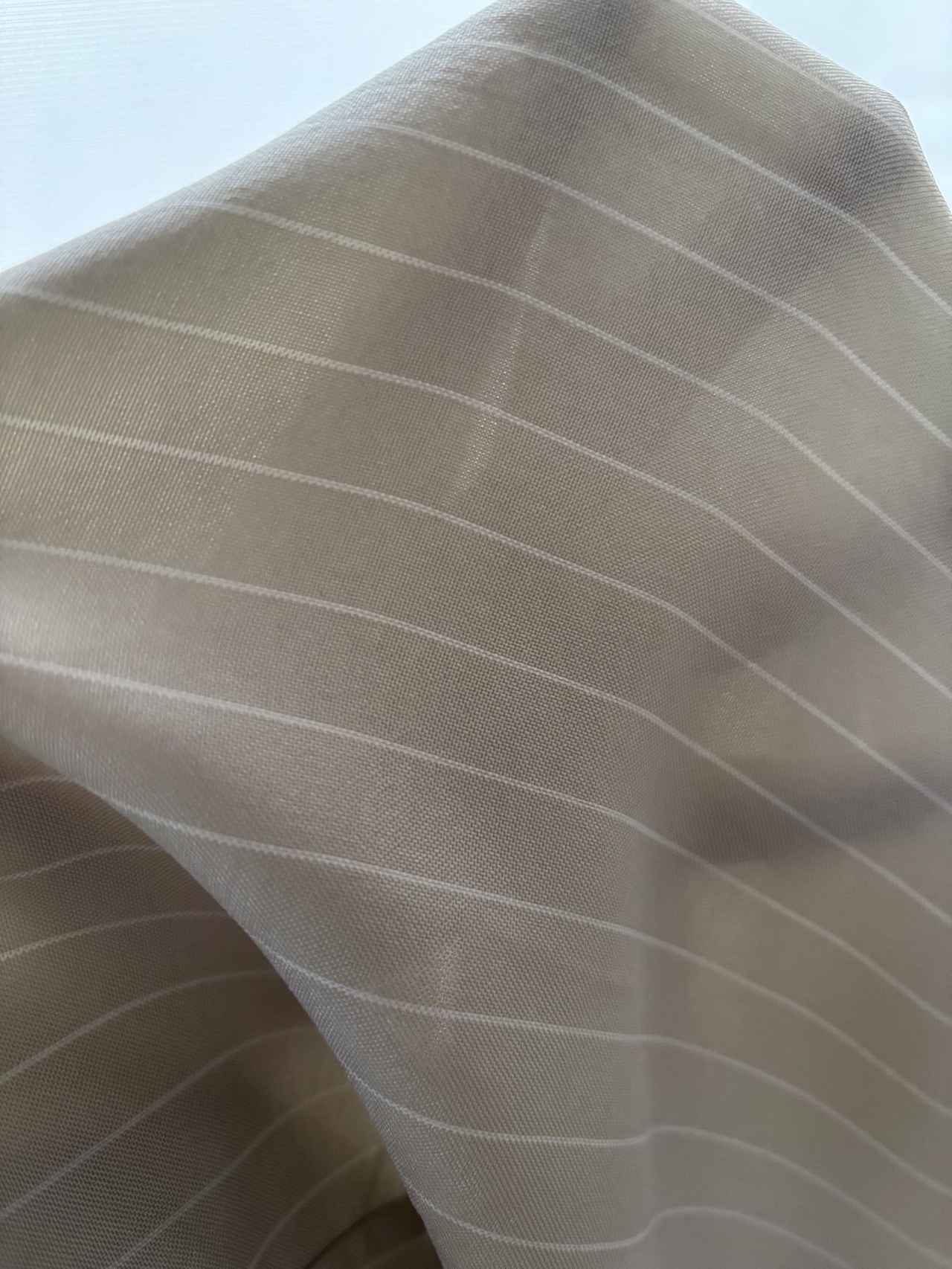 画像: 薄手で涼しげ！ 透け対策は忘れずに