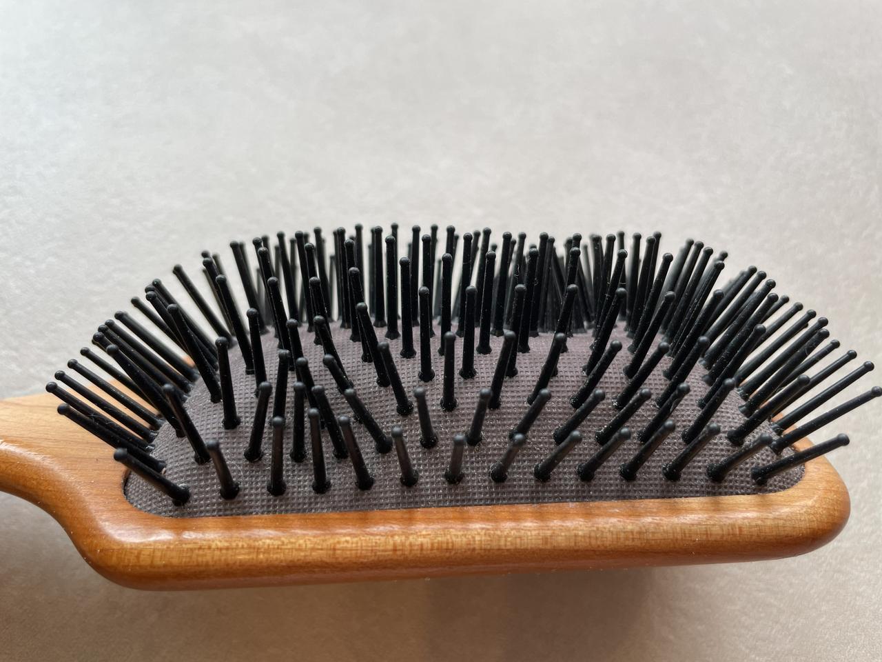 画像: お手入れ後のヘアブラシ