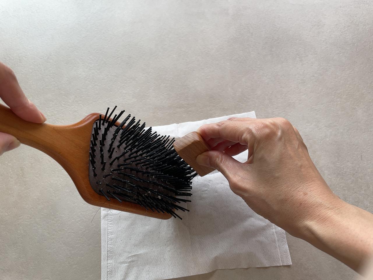 画像1: 本当に取れる？ 長年使ったヘアブラシを掃除してみた