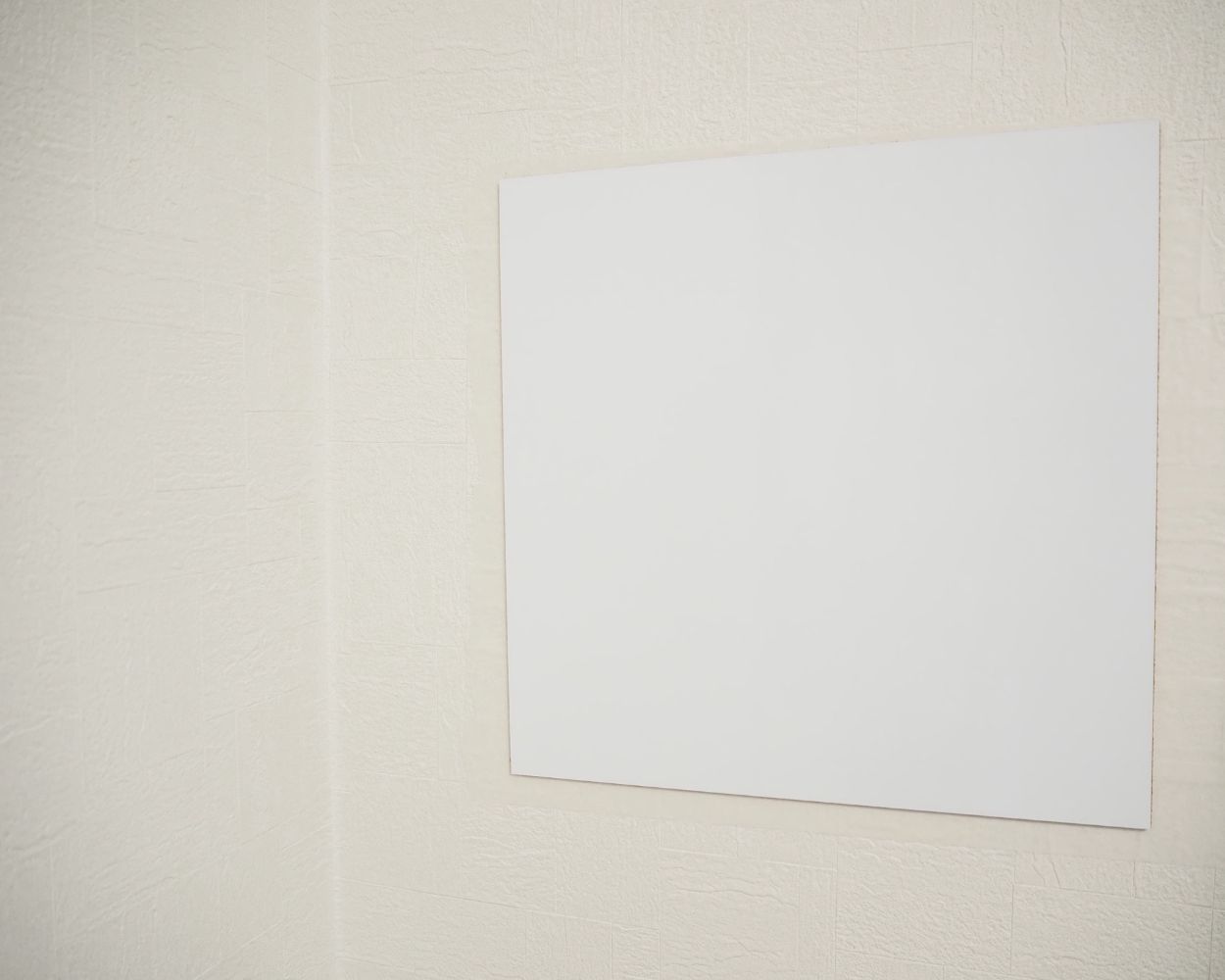 画像1: 実際に「スチールタイル」で壁収納してみた！