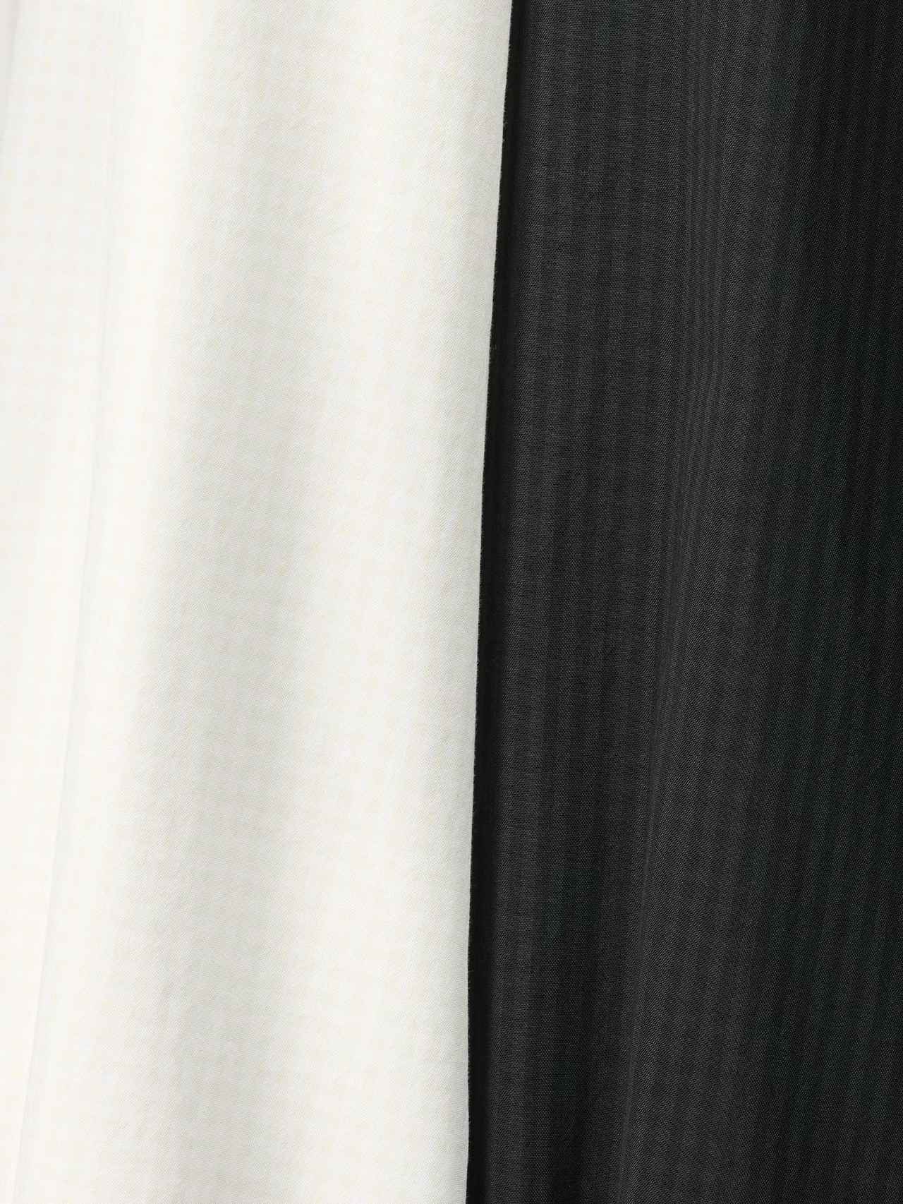 画像2: 出典：ユニクロ