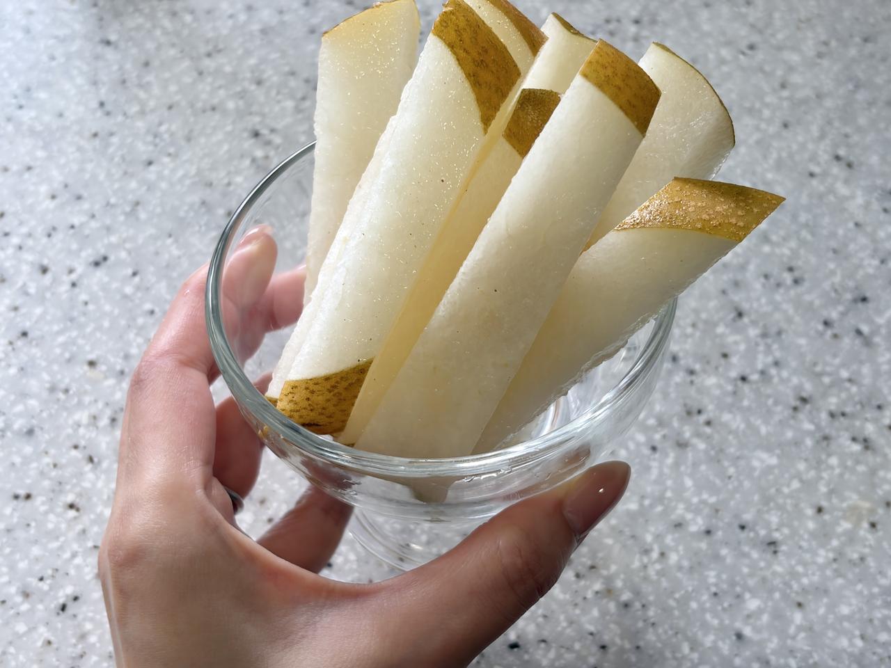 画像5: 梨はこう切ると食べやすい