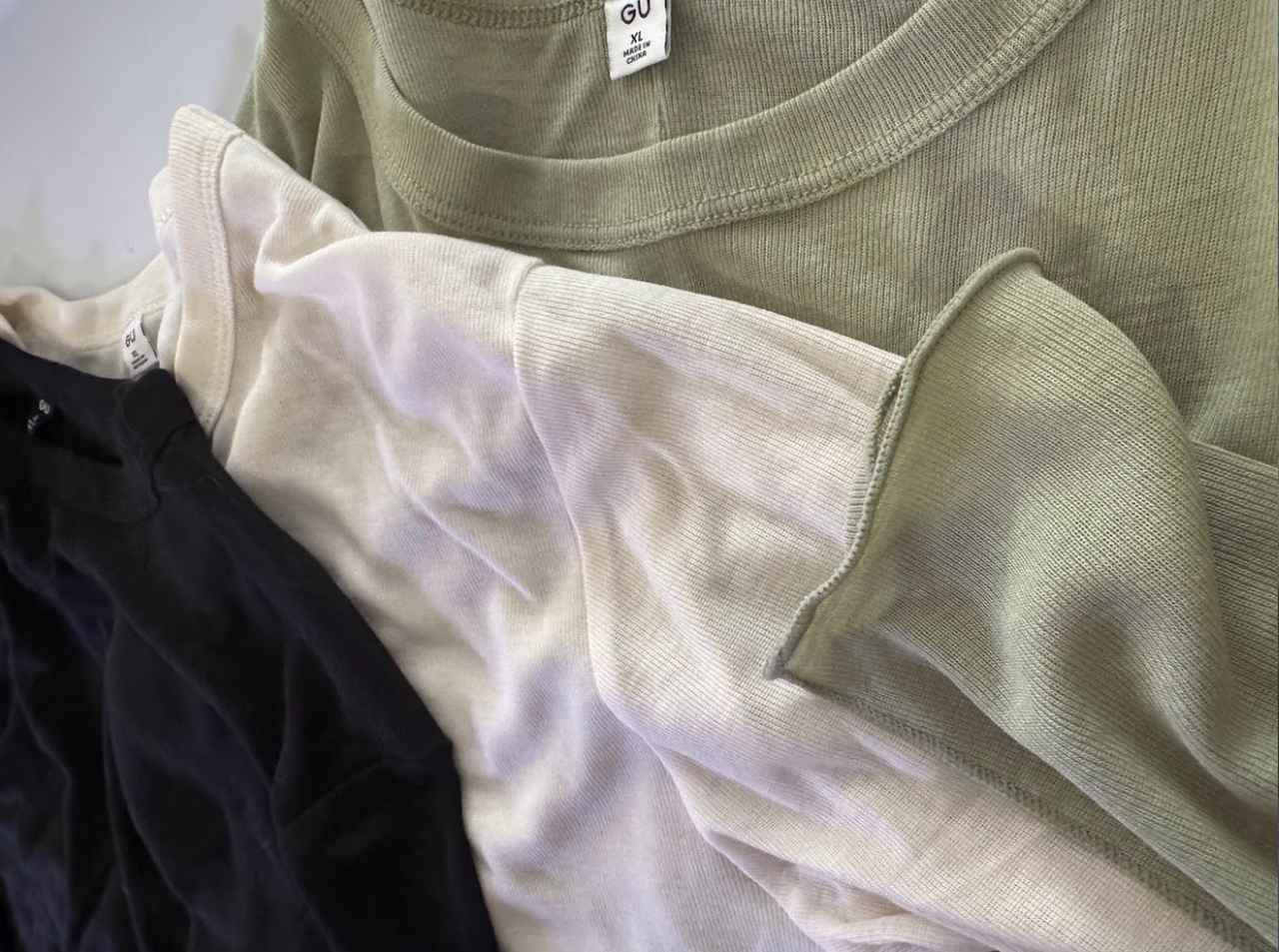 画像: 着方次第で、若作りにも地味にもならない一枚に