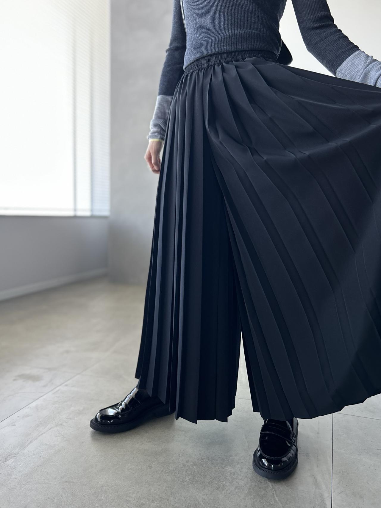 画像: 【プラステ】プリーツイージーパンツ（Sサイズ着用）¥14,000 www.plst.com