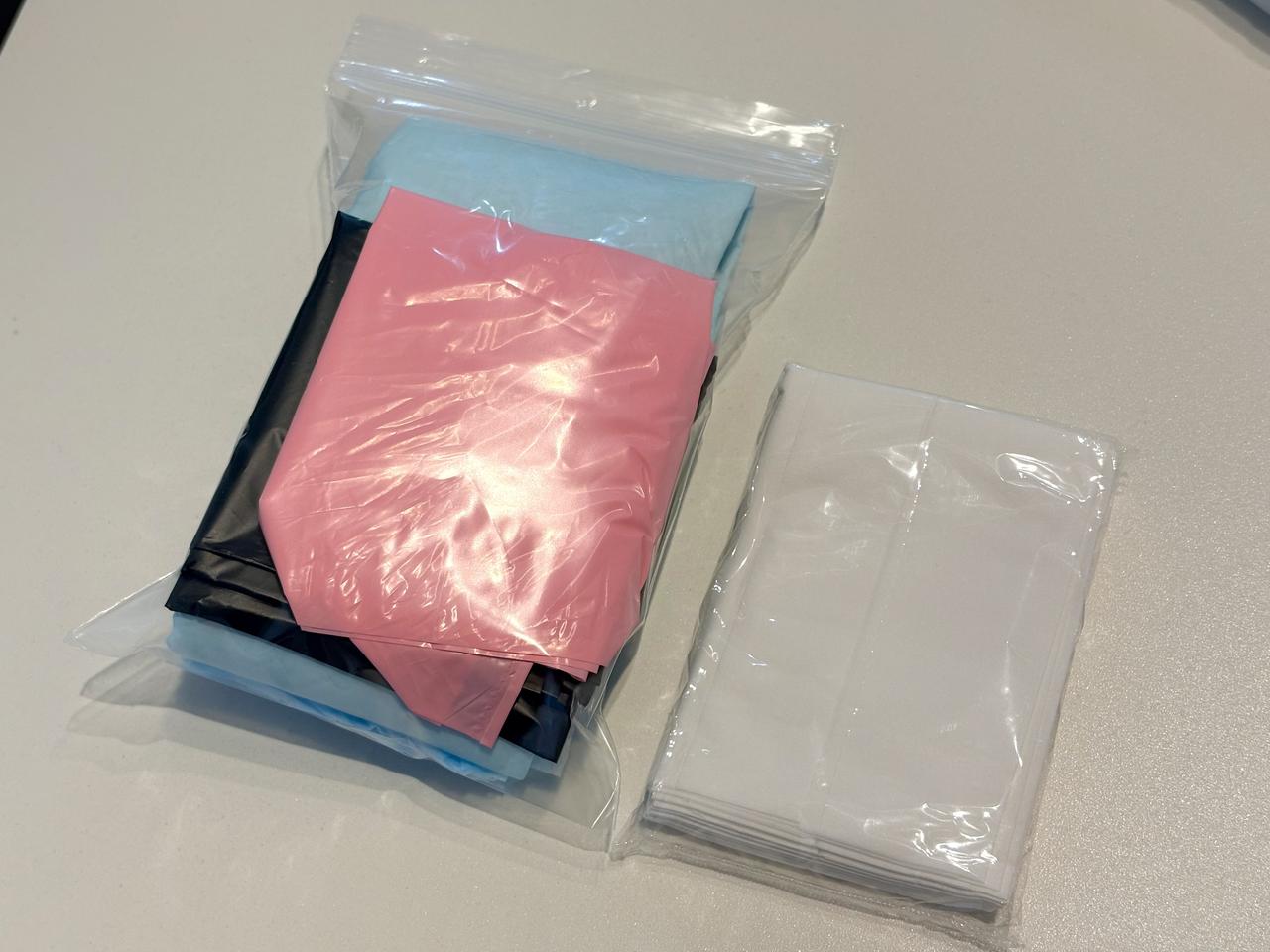 画像: ティッシュや手袋も一緒に