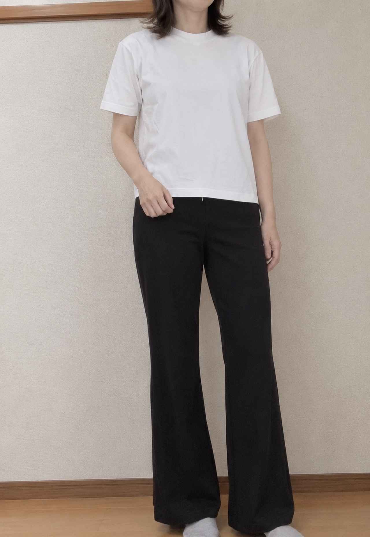 画像: 襟ぐりの詰まり具合できれいめ感が出る