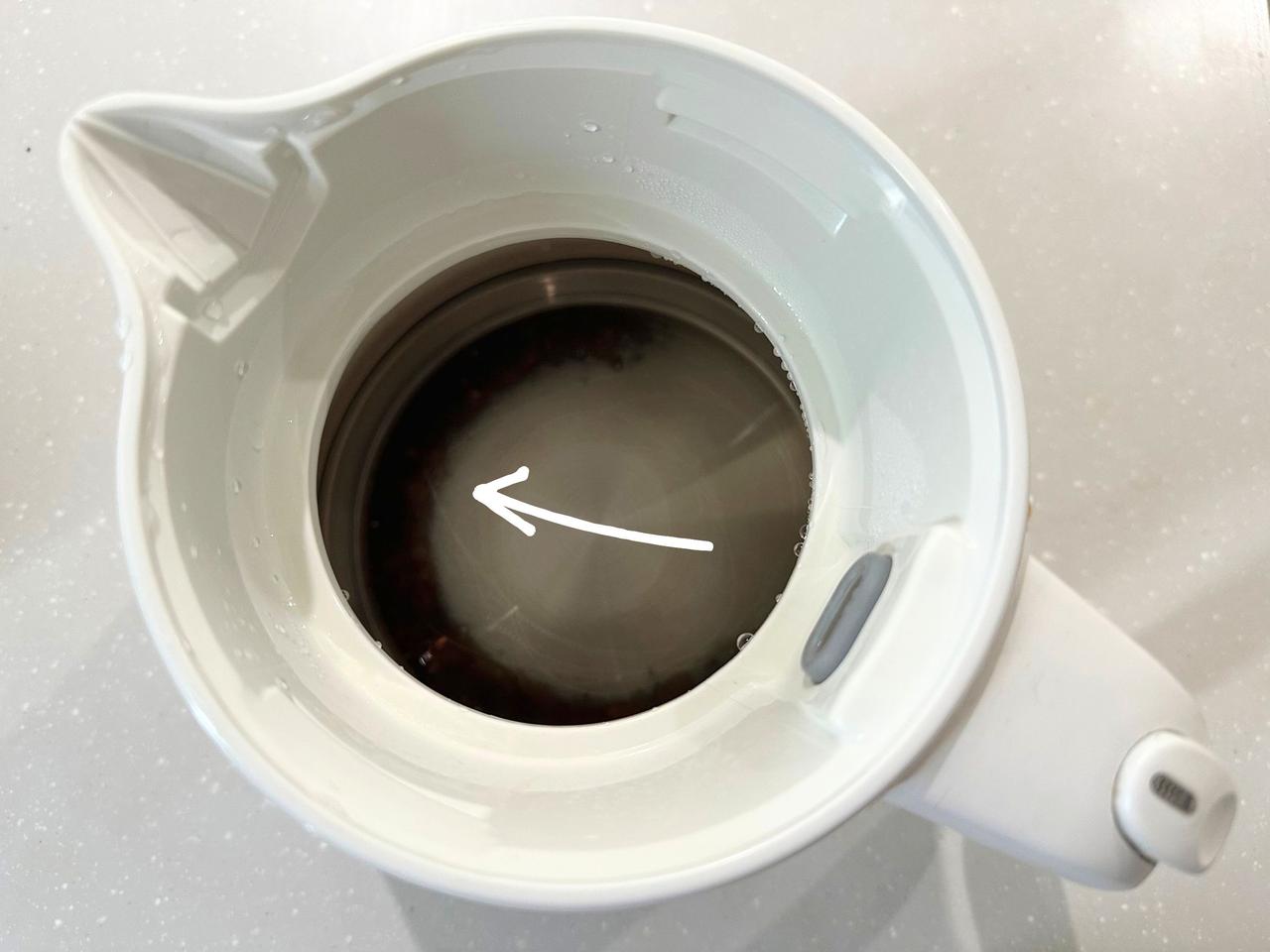 画像: 電気ケトルの内側の汚れが気になる!