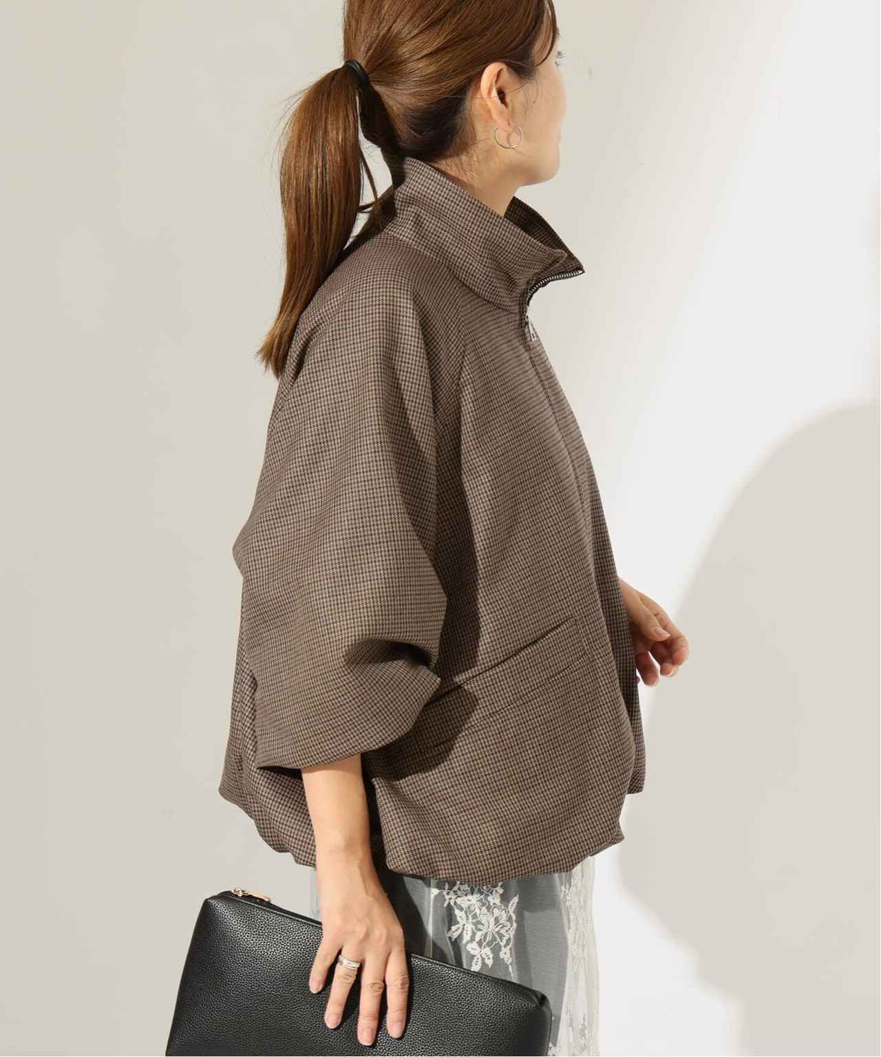 画像: 「無地チェック ハイネック バルーンブルゾン」￥25,300 出典：ジャーナル スタンダード