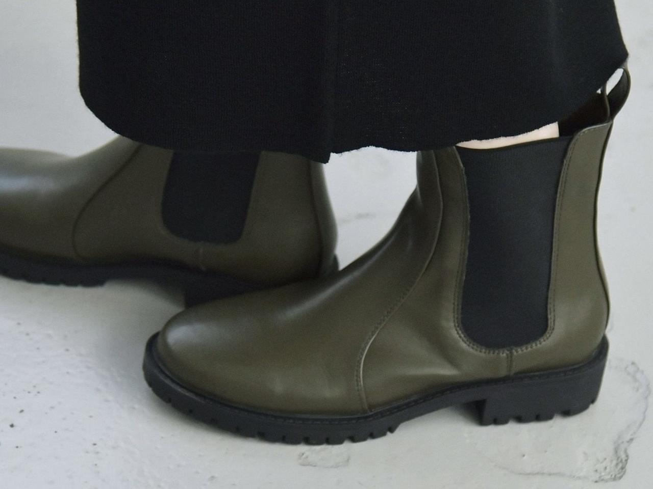 画像: 「トラック ソール サイドゴア ブーツ」￥13,200 出典：カランシエル