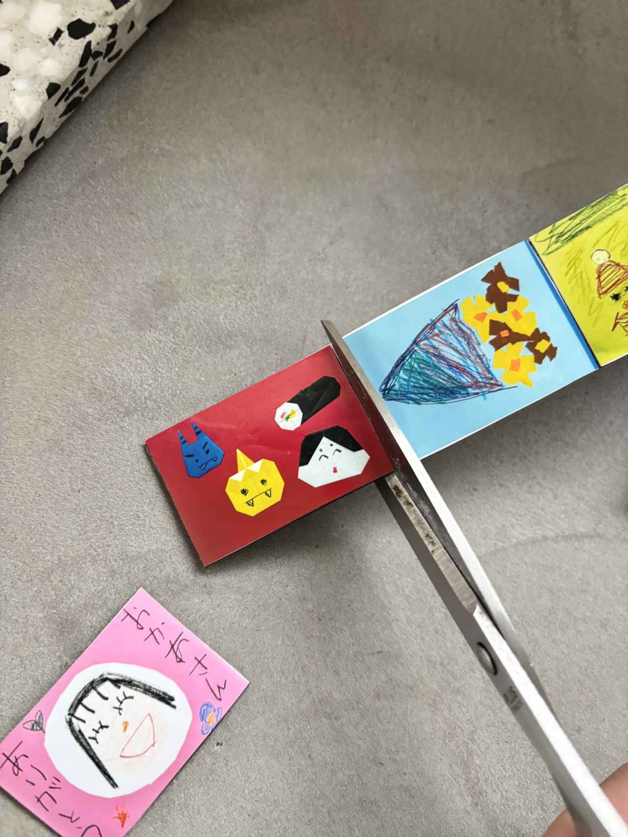 画像2: 切って貼るだけ! 作品がマグネットに変身