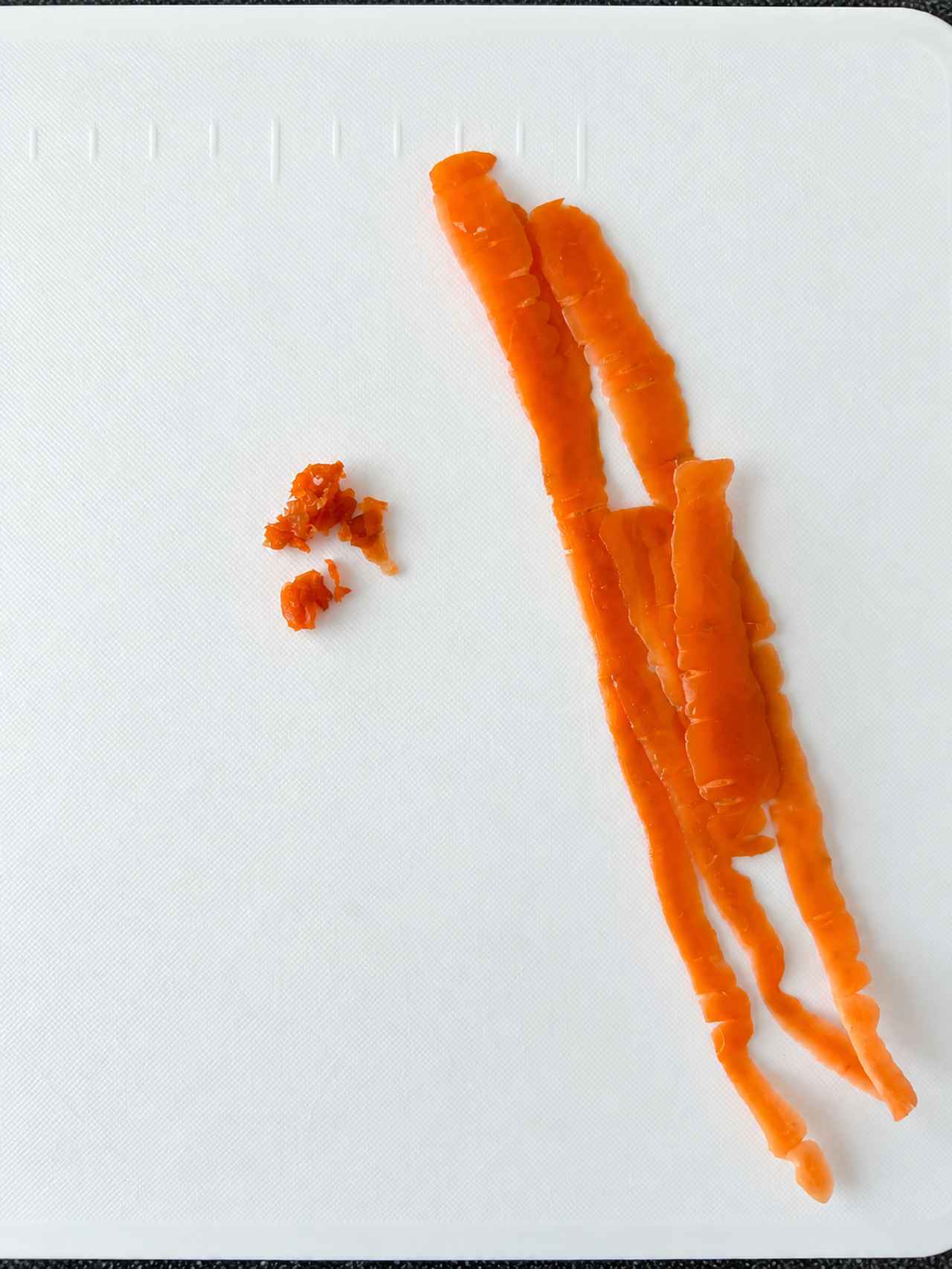 画像3: 【画像②】ペットボトルのキャップで皮をむいてみたら？