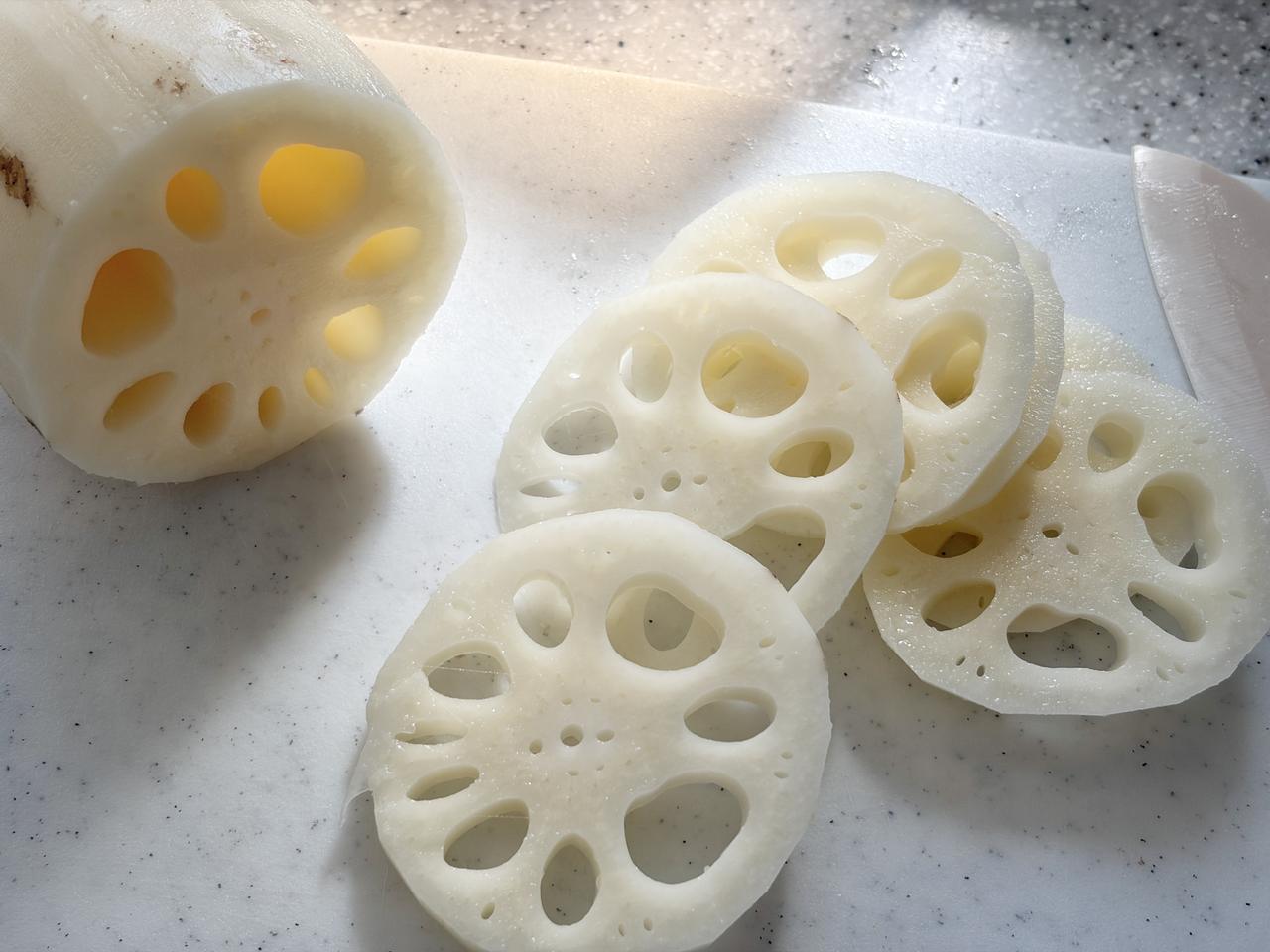 画像: すぐに変色するれんこん