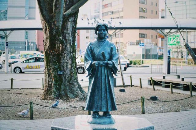 画像: ▲家康公の竹千代時代の像