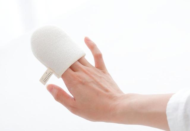 画像2: 「iimin 洗顔ミトン」、しっとりすべすべ肌のヒミツは2つあります。