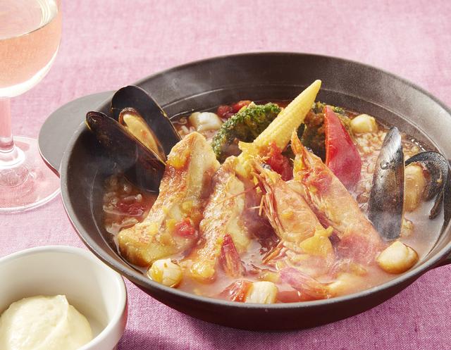 画像: 魚介たっぷりブイヤベース おじや仕立て 1,099円