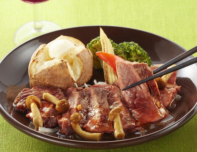 画像: 牛フィレ肉のステーキ 和風きのこソース 1,799円