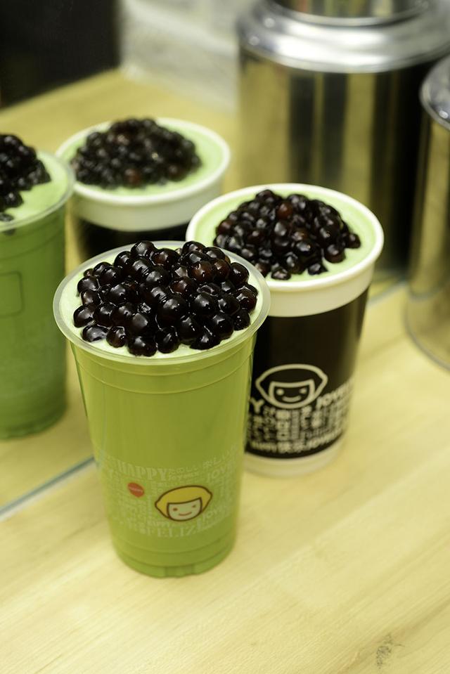 画像: タピオカ抹茶ミルク(日本限定)