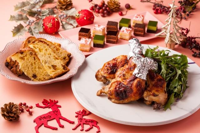 画像1: 3.6mの大きなツリーにイチゴ500個で彩られたイチゴクリスマスツリーが登場!