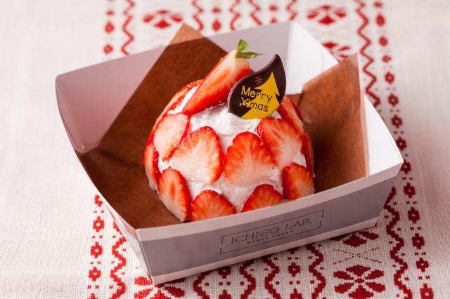 画像3: 3.6mの大きなツリーにイチゴ500個で彩られたイチゴクリスマスツリーが登場!