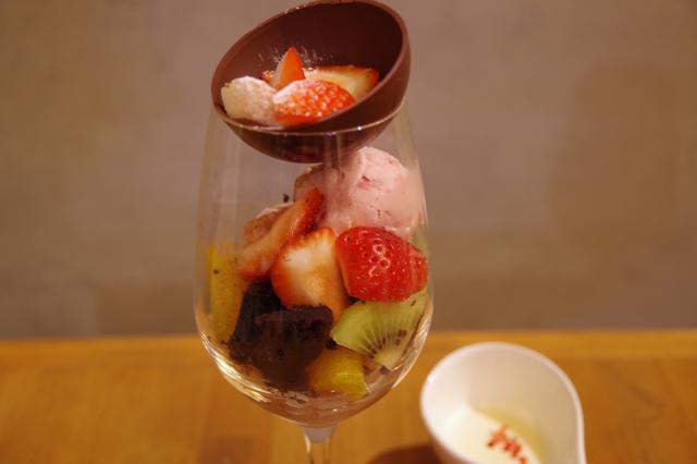 画像2: 【12月限定】苺とチョコレートのジェラートを使ったパフェ