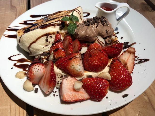 画像3: 極上のふわとろ『シルキーパンケーキ』と、いちごのコラボ!