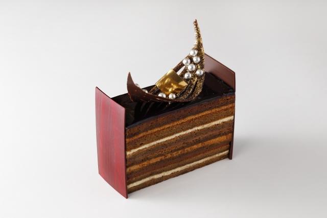 画像: 14層の饗宴。漆黒のチョコレートを纏った『スーパーオペラ』