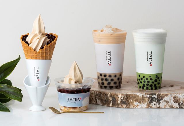 画像: (画像内 左から・全て税抜) タピオカミルクティーソフトクリーム(コーン)、(カップ) 530円~ 大粒タピオカミルクティー 550円 タピオカ抹茶ラテ 550円