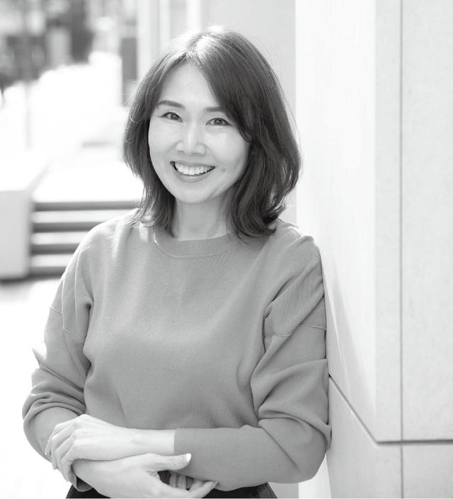 画像: 尾崎亜佐子 美容ライター 女性ファッション誌やwebサイトで ビューティ&ヘア記事を担当。パーソナルカラーアナリスト・骨格診断士・ポジディブ心理学インストラクター。