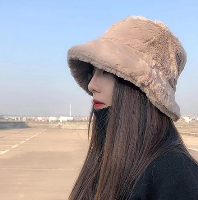 画像: バケットファーハット