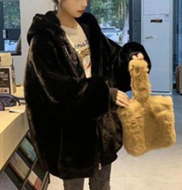 画像5: Qoo10 Fashionカテゴリー担当に聞く!もこもこであったかかわいい「ファー」アイテム♡