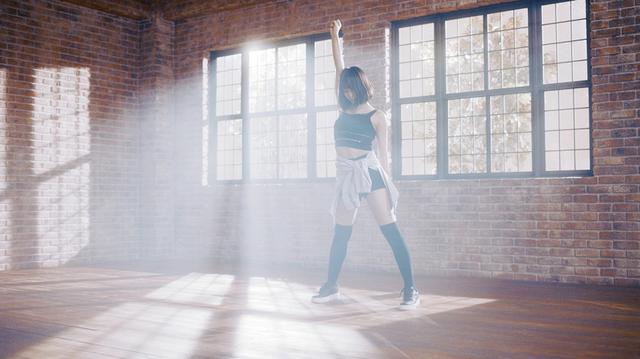 画像3: TWICEのMOMO、yukaDD(; ́∀`)のMUSIC VIDEOに初出演!