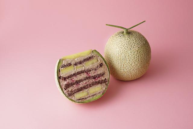 画像2: インスタ映え間違いなし! 「バレンタイン限定 まるごとメロンケーキ」も絶賛発売中
