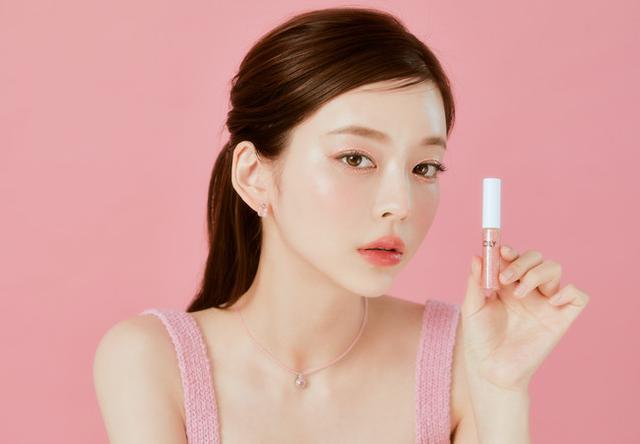 画像: 夏の日差しに似合う“天使グリッター”で華やかさを演出!