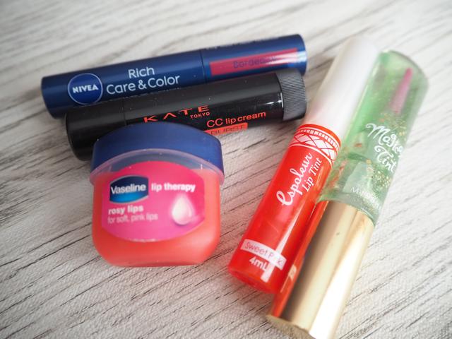 画像: 写真左上:ニベア リッチケア&カラーリップ SPF20 / 写真中央上:ケイト CCリップクリーム SPF10 PA+ / 写真左下:ヴァセリン ヴァセリン ペトロリュームジェリー リップ