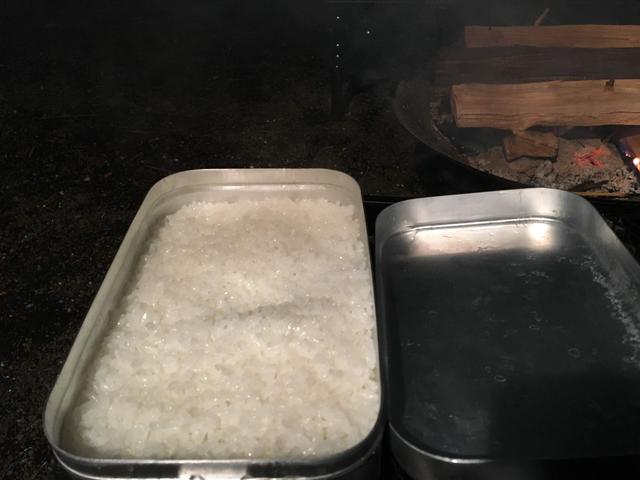 画像: こちらは2合のお米を炊きました。ふっくらご飯の粒がしっかりしています。