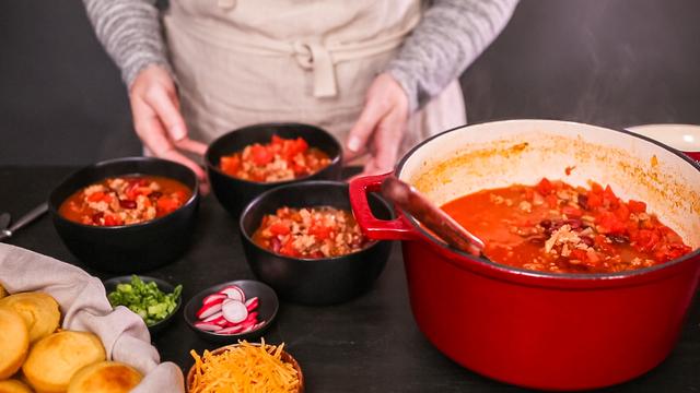 画像: 家庭でもダッチオーブンを活躍させて簡単で美味しい料理を振る舞おう!